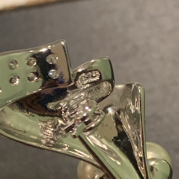 Sterling Silver & Pearls & Diamonds Brooch - Picture 5 of 5